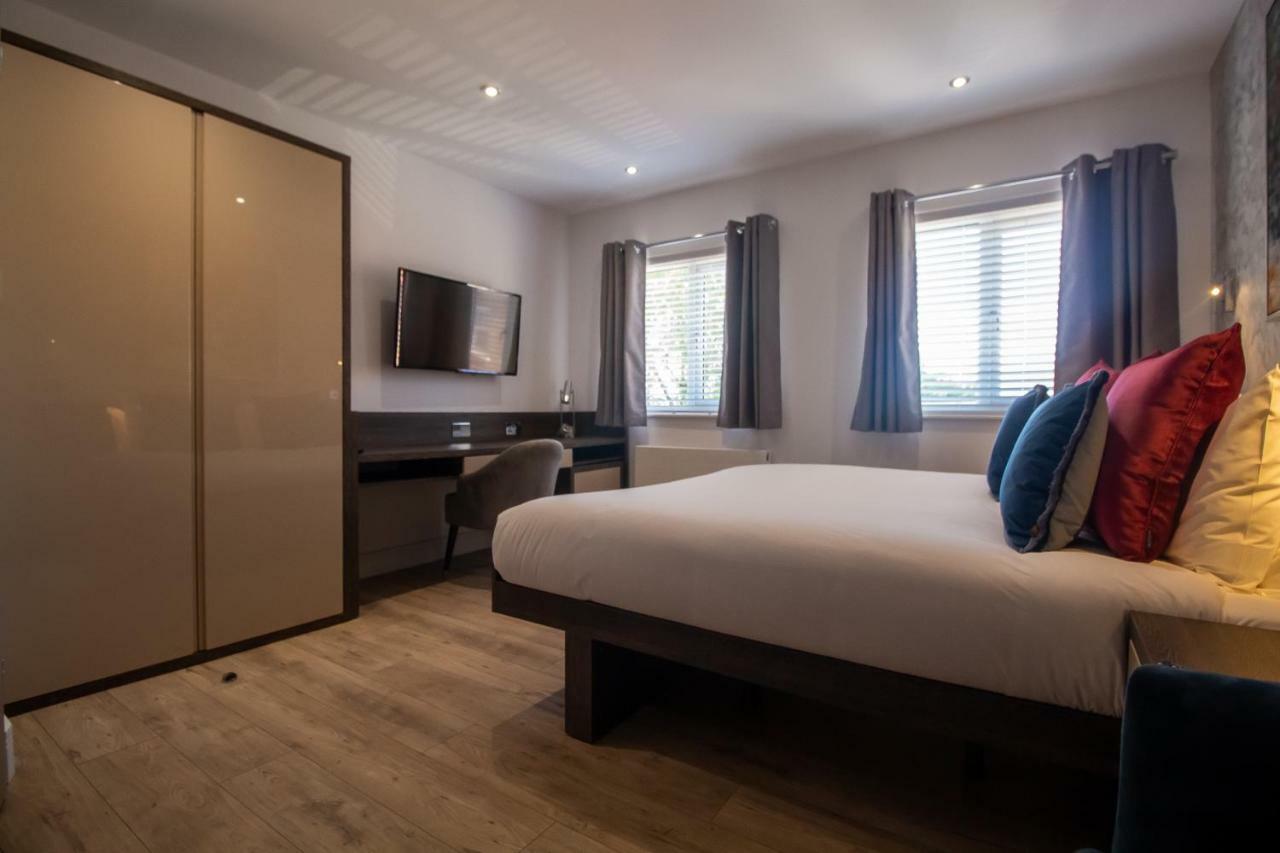 Signature Suites Peterborough Exteriör bild