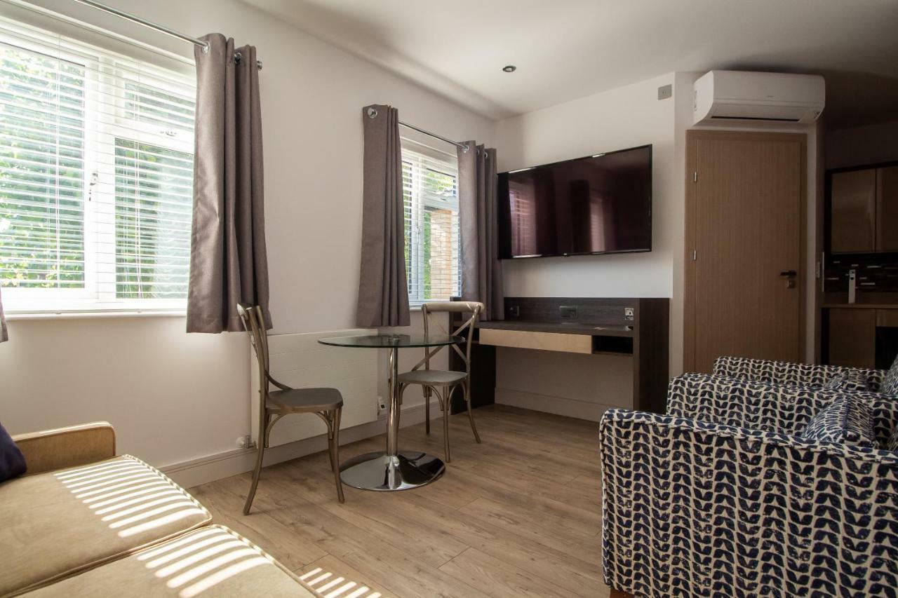 Signature Suites Peterborough Exteriör bild