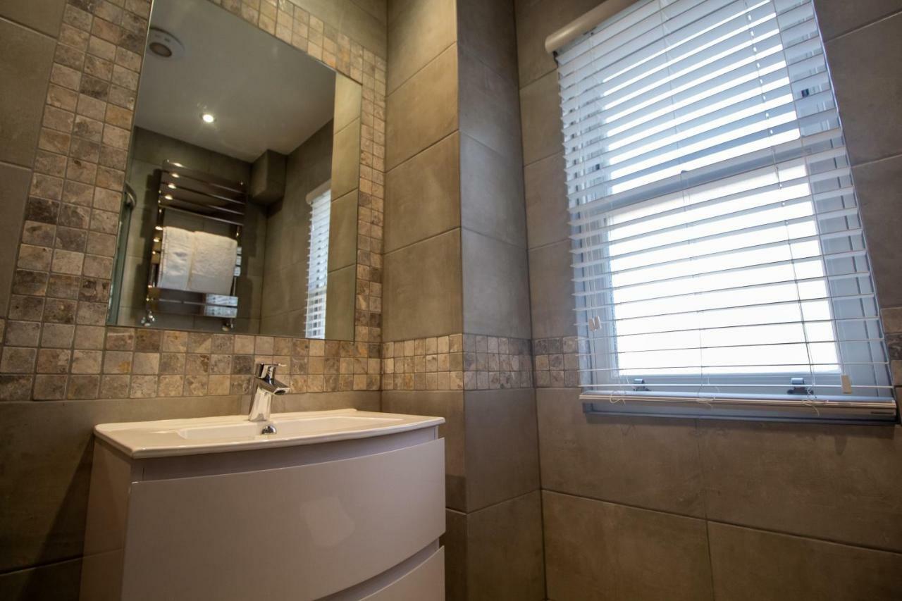 Signature Suites Peterborough Exteriör bild