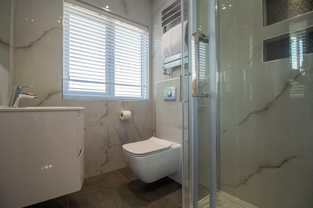 Signature Suites Peterborough Exteriör bild