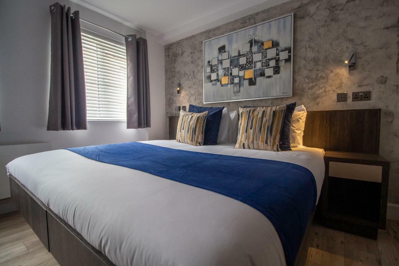 Signature Suites Peterborough Exteriör bild