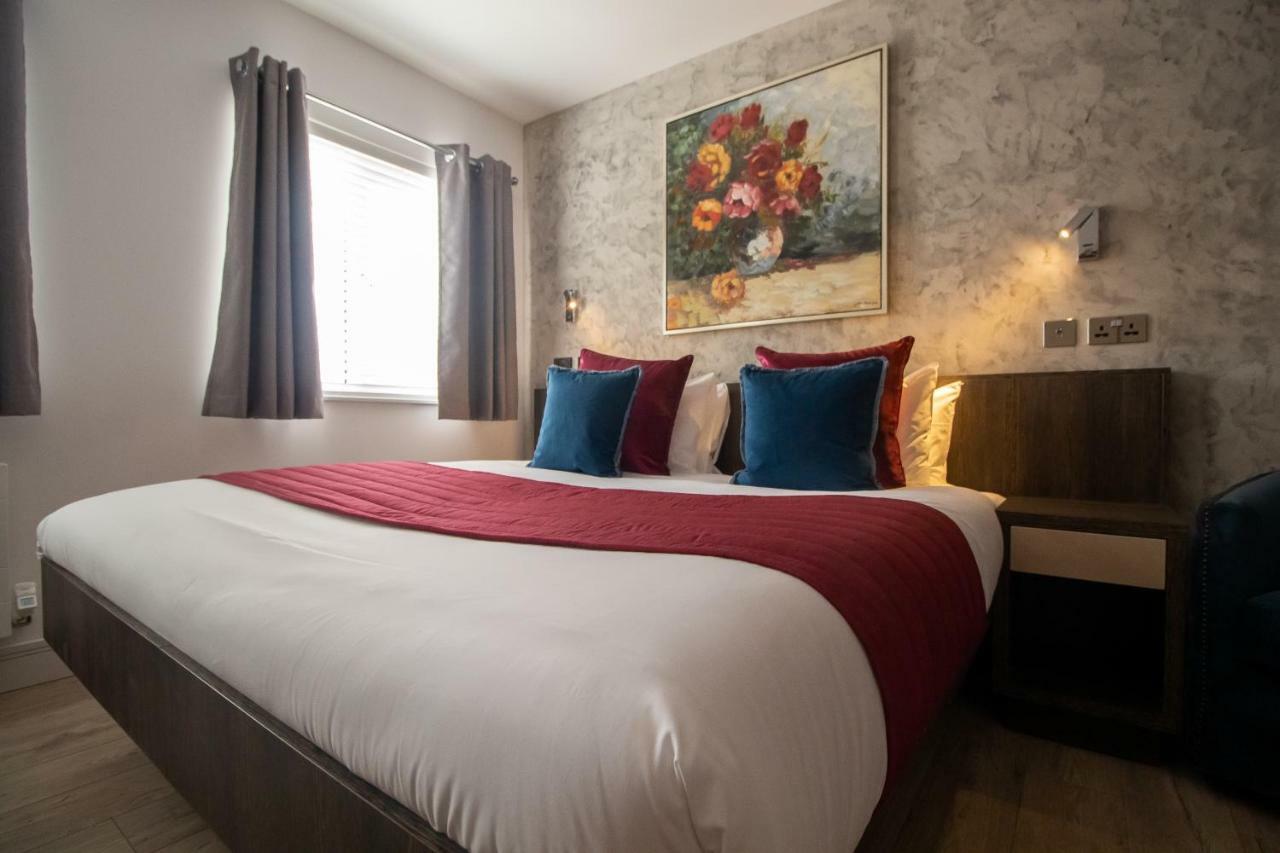Signature Suites Peterborough Exteriör bild