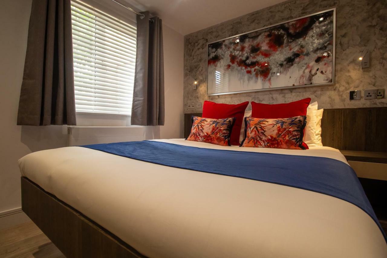 Signature Suites Peterborough Exteriör bild
